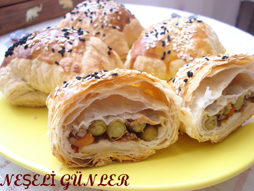 tavuklu börek milföy hamurundan
